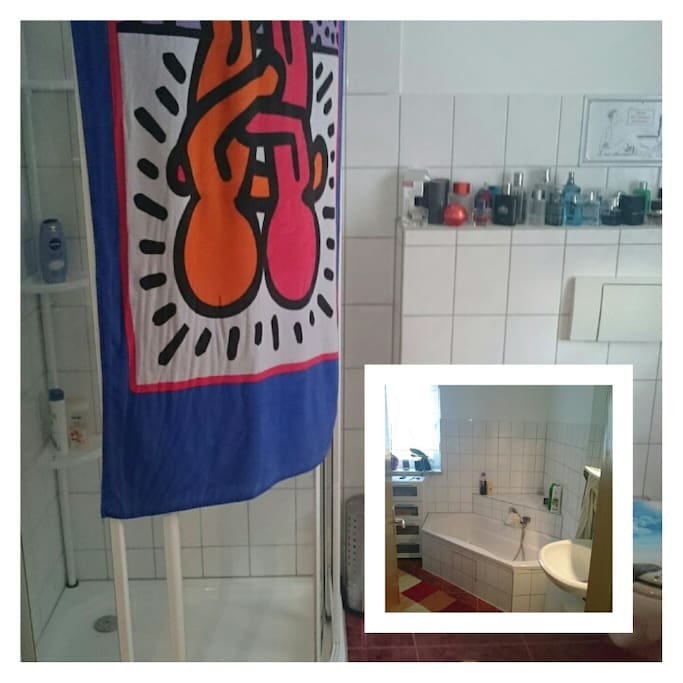 Bad mit Wanne und Dusche