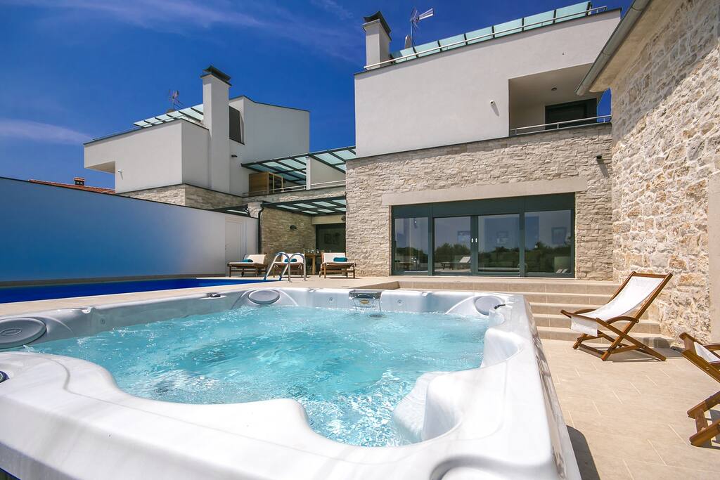 Private Jacuzzi