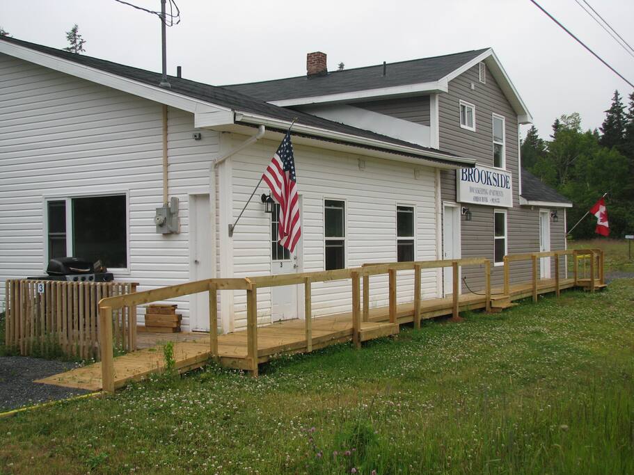 Entrance ramp and deck