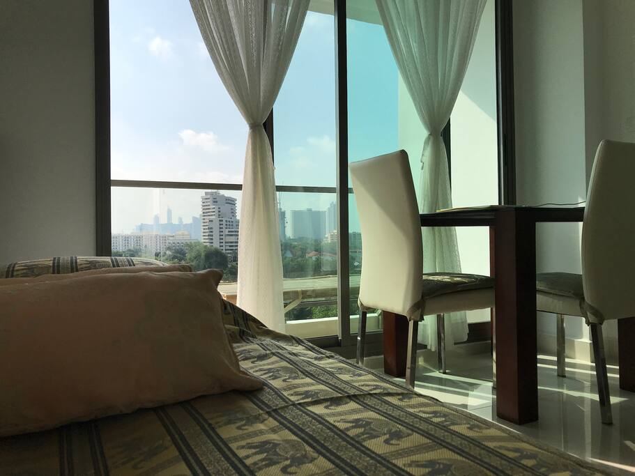 connecting door and sofa bed can sleep 1 for children or guest.