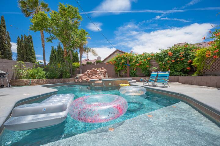 Private home:heated pool:F-1 welcome