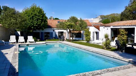 Family villa, swimming pool, La Rochelle-Ile de Ré