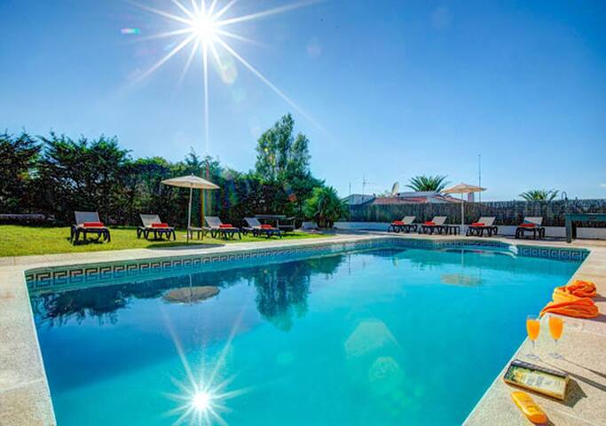 Preciosa villa con piscina privada en Binibeca