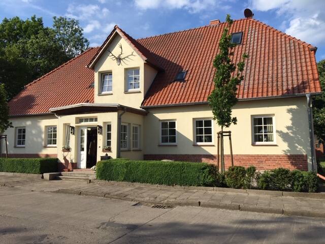 Gastezimmer Privatzimmer In Gustrow Gunstig Mieten Unterkunft