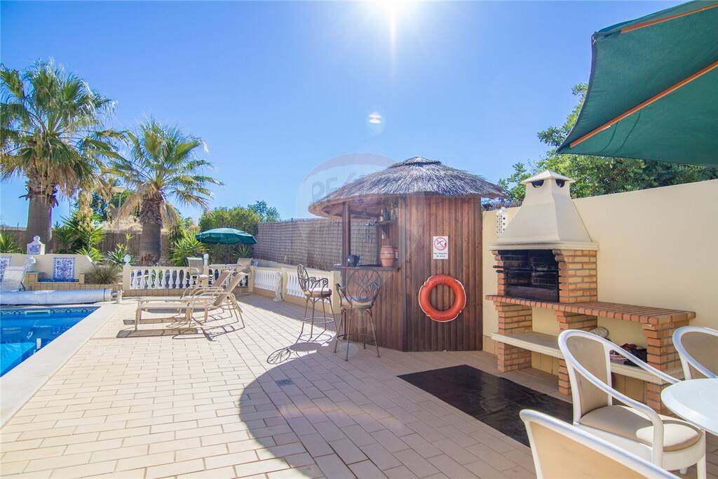 BBQ and Bar