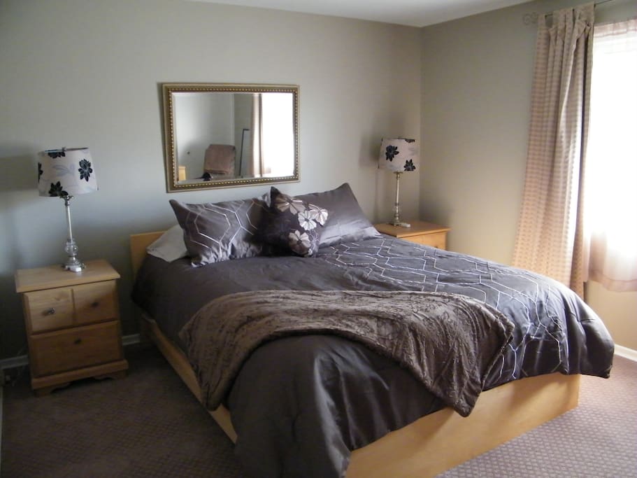 Queen bedroom