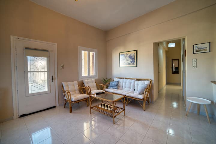 Spacious 2-bedroom Apt. With Stunning Sea Views - Crete