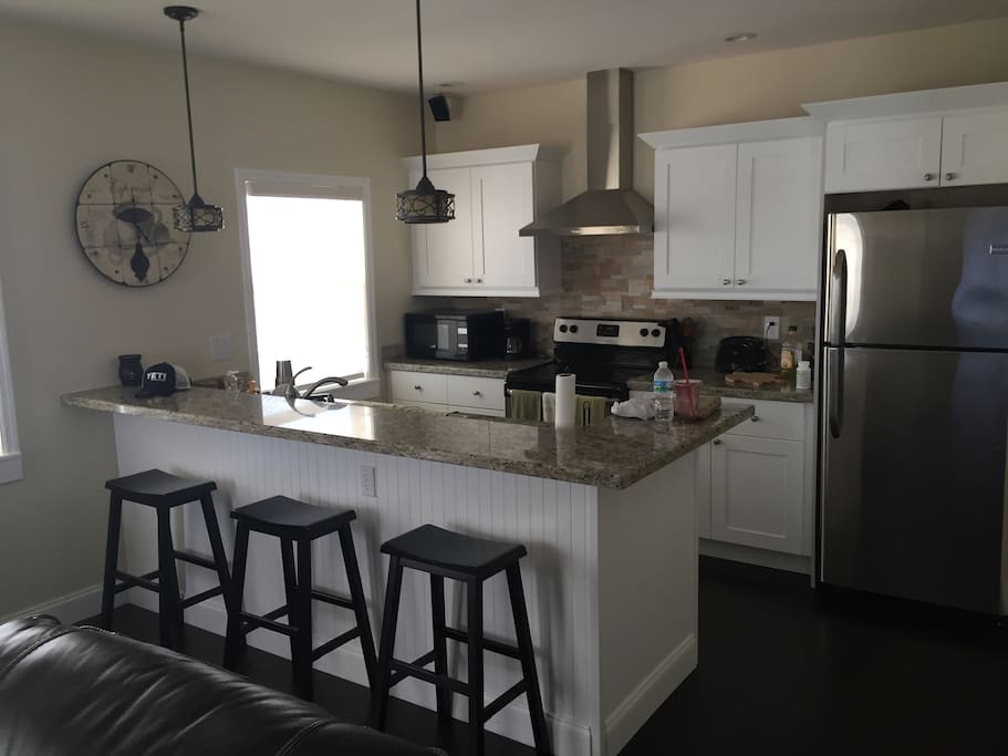 Kitchen & Bar