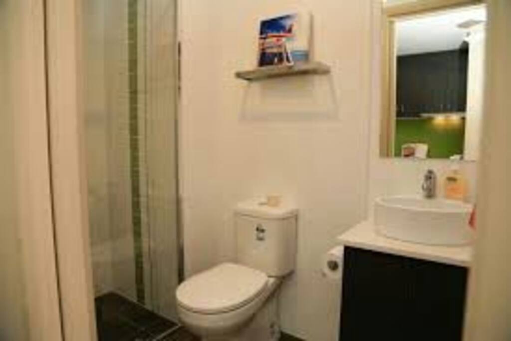 ensuite room