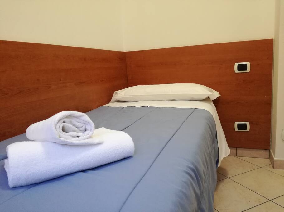 CAMERA DA LETTO SINGOLA