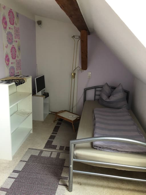 Einzelzimmer mit TV + Wlan