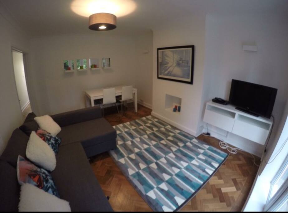 TV room / dining area