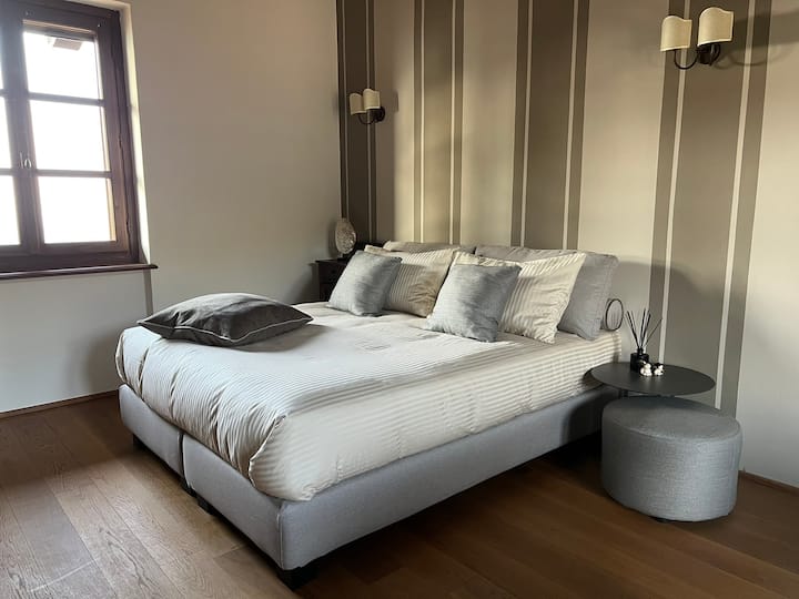 Дупли кревет со висококвалитетни душеци и постелнина