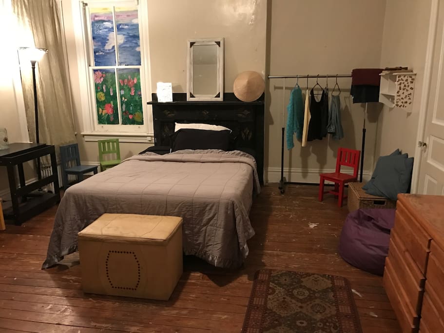 Adjoining private bedroom