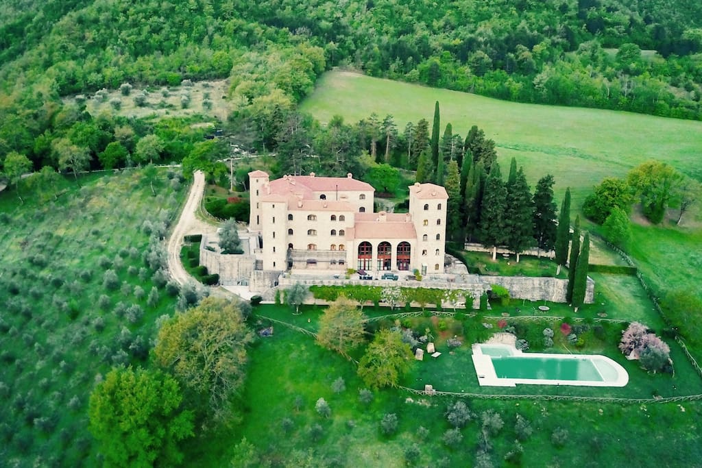 Birds eye view of where you are staying.