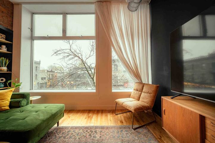 Modern Industrial Loft Plateau gallery image 2