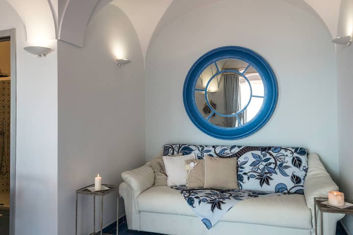 Elegant Suite Overlooking The Faraglioni Cliffs - Anacapri