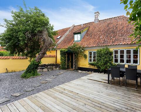 Idyllic historic townhouse by the fjord in Mariager