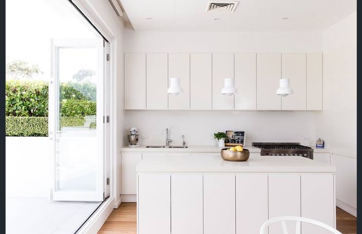 North Bondi Abode gallery image 3