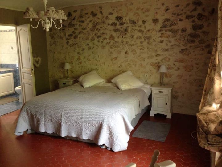 Habitación doble con baño privado, TV de pantalla plana curva 