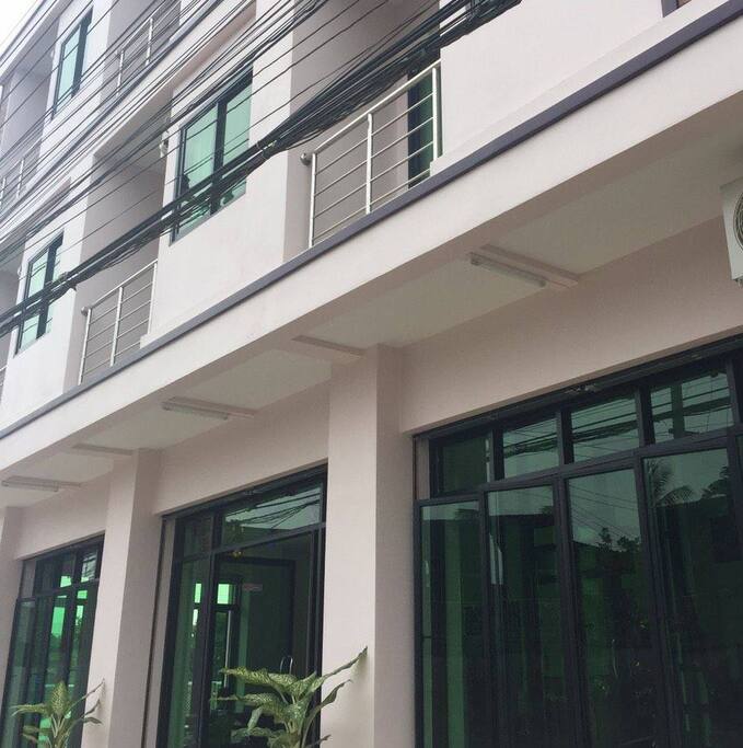 Apartment-Front