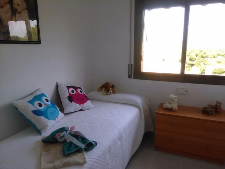 سرير متحرك لغرفة النوم