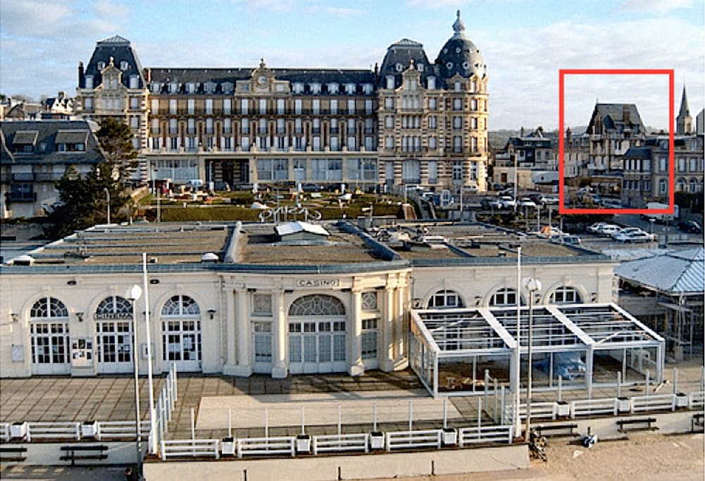La villa juste à côté de l'ancien Grand Hôtel
