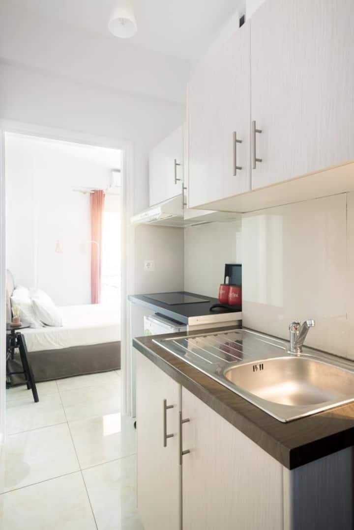 Cozy Studio In A Trendy Area Near The Acropolis - Atenas