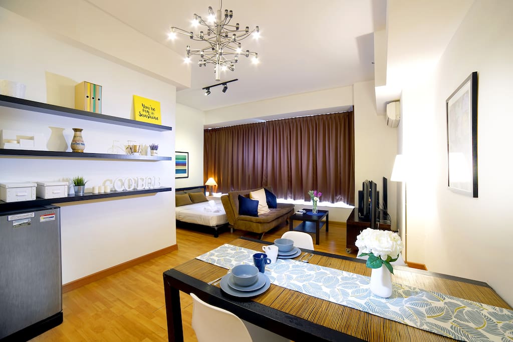 Enjoy the stay with us, stay as a guest left as a friend :) Dinning area with comfortable set and light .