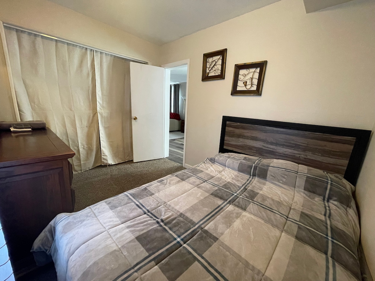 เตียงขนาดใหญ่ 