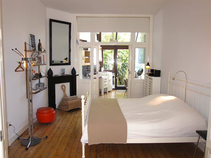 Stylisch very comfortable spacious hideaway.