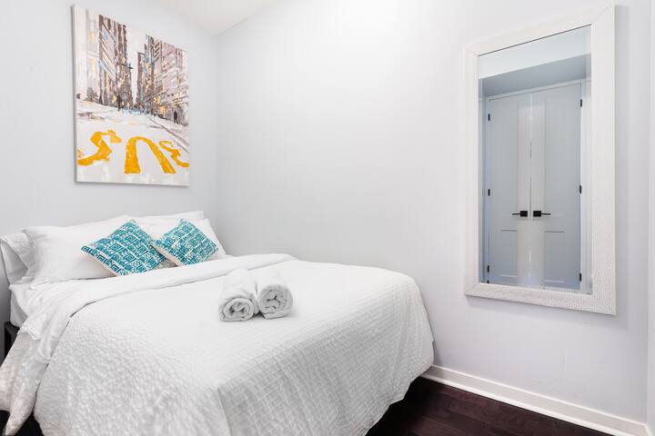 ModernLuxuryHighrise w/Parking – Maple Leaf Square gallery image 4