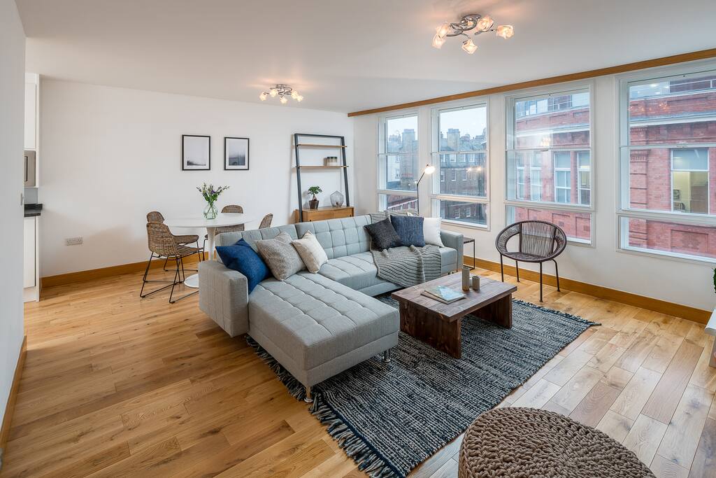 Spacious bright living area