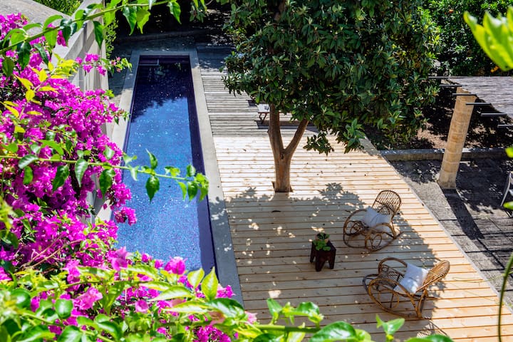 Chic Masseria with pool in a typical Salento town