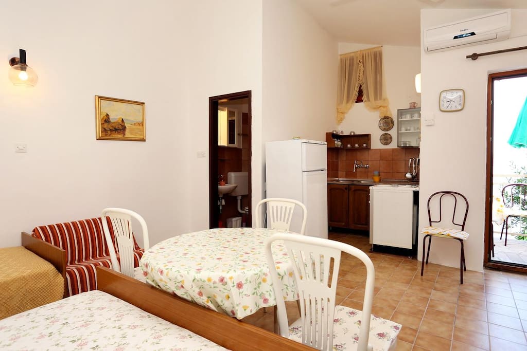 Dining room, Surface: 6 m²