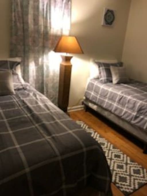 2nd Bedroom with Twin beds, TV, Play Station 3, cable and Internet