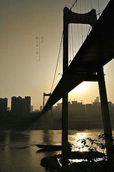 黄昏下的桥