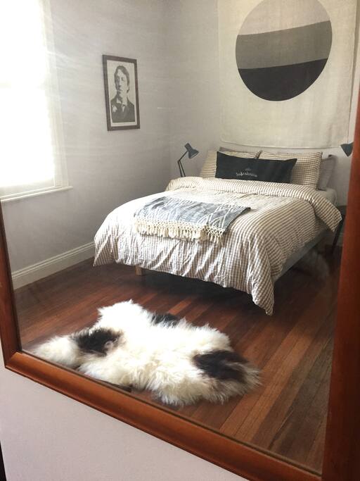 A spacious stylish loft room in the heart of Sydney's Paddington.