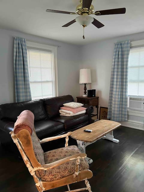 Popular Airbnb listing: Two charming suite in Cooperstown / Leatherstocking