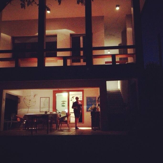 esterno casa notturna