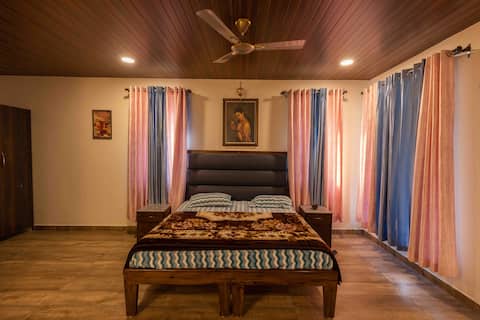 Cabin in the Hills (Rendezvous)