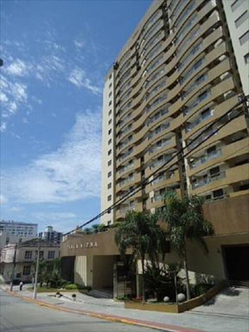 Fachada do edifício projetado pelo renomado arquiteto Giovani Bonetti