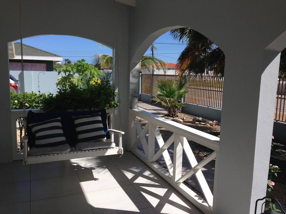 Front porch swing
