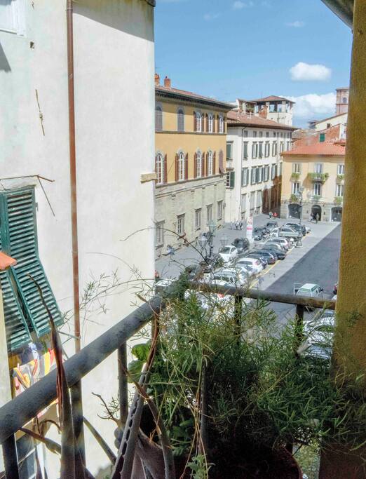 Lo scorcio su Piazza Bernardini