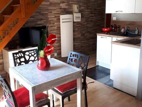 Annonce Airbnb populaire: Very nice T2 duplex, refurbished, beautiful view à Bagnères De Luchon