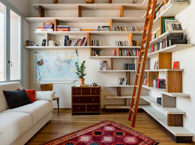 Bright and Peaceful Apartment in Historic Palazzo