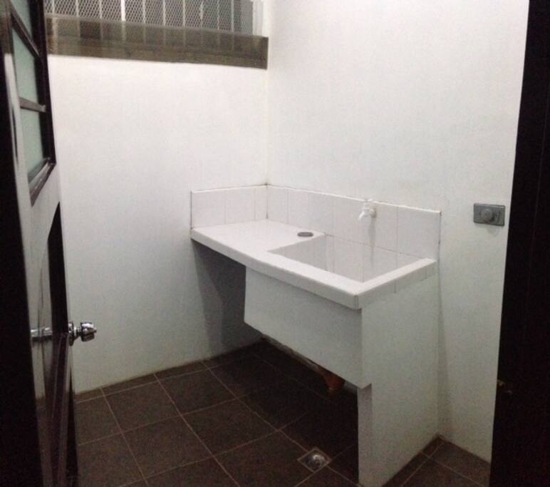 a small service area enables you to cook. gas range, cooking utensils will be provided for long term stays.