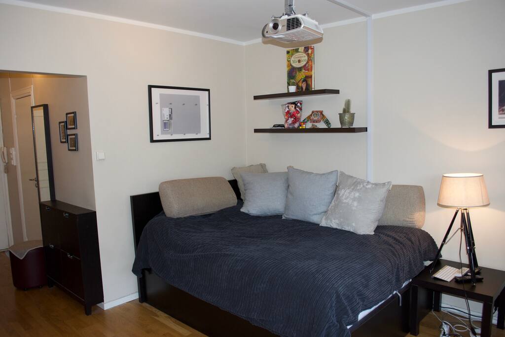 Bed 140x200 cm. If you need an extra space to sleep, there is an extra mattress 75x200 cm or you can put the over-mattress of the bed on the floor. In this way, up to 4 people can sleep well in the flat.