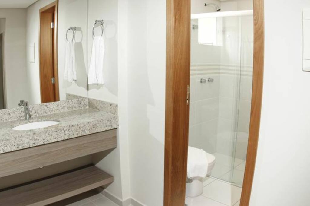 Banheiro com lavabo externo