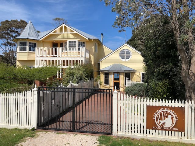 Captain's Quarters Apollo Bay
